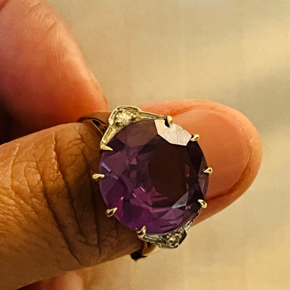 10k amethyst ring with diamonds/size 8